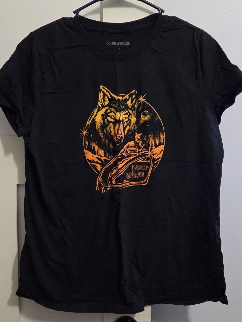 NWOT Harley-Davidson Black Tee with Orange And Yellow Ombre Wolf Graphic